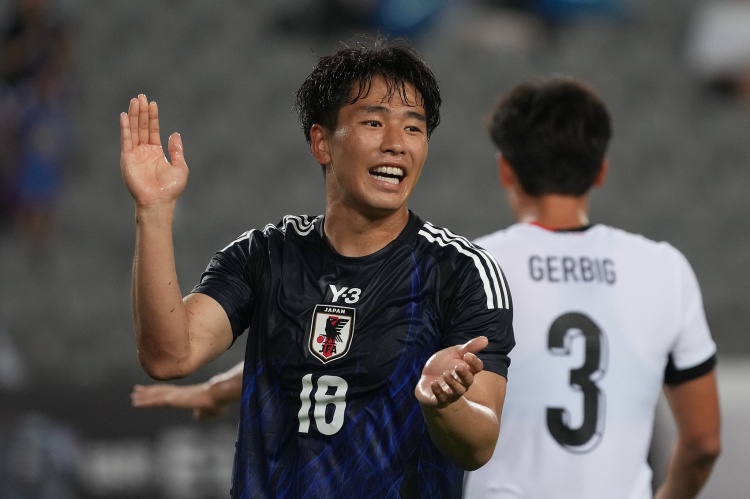 官方：川崎前鋒中場山田新將開啟留洋，在今日活動后正式離開球隊