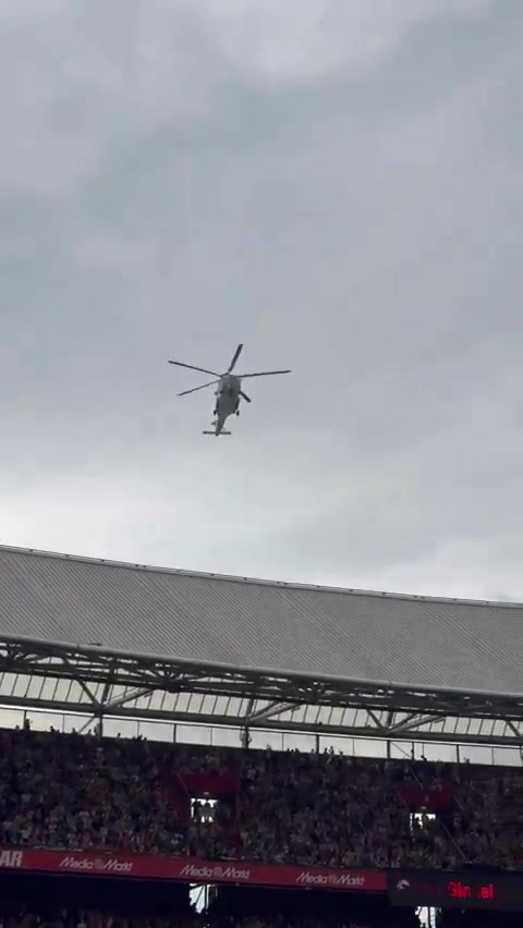 連宣4將！費耶諾德官方曬夏窗新援乘直升機抵達球場亮相視頻
