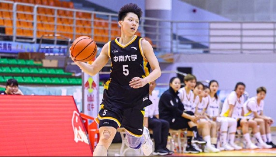 媒體人:田媛媛和四川女籃簽下4年300萬合同 遠(yuǎn)超CBA狀元50萬薪資