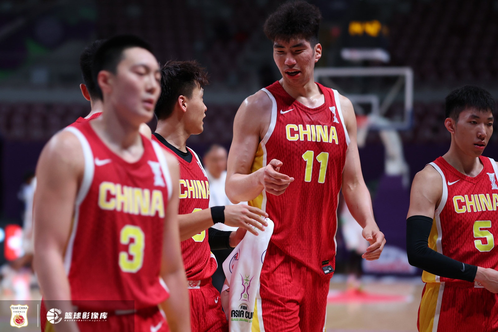 媒體人:中國男籃真的好起來了 我們正在從低谷里往上爬了