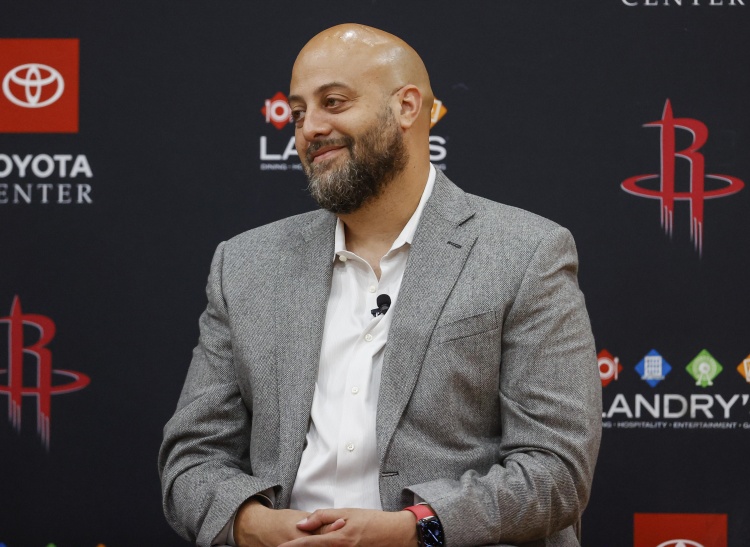 斯通:有人說NBA交易談判就像打撲克得看對手反應(yīng) 其實沒那么簡單
