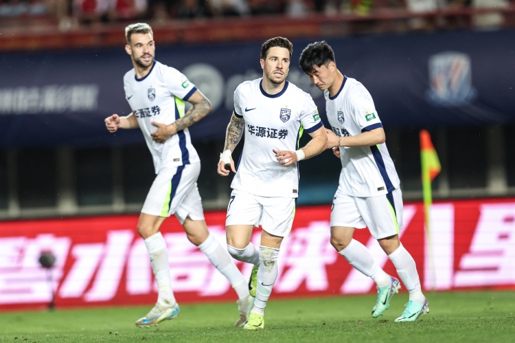 足球報：武漢三鎮今年不欠薪，俱樂部正在推動股改事宜