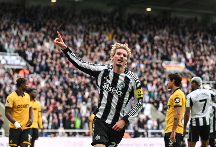 吉馬良斯：沃爾特馬德還不太適應英超的節奏，他半場過后就抽筋了