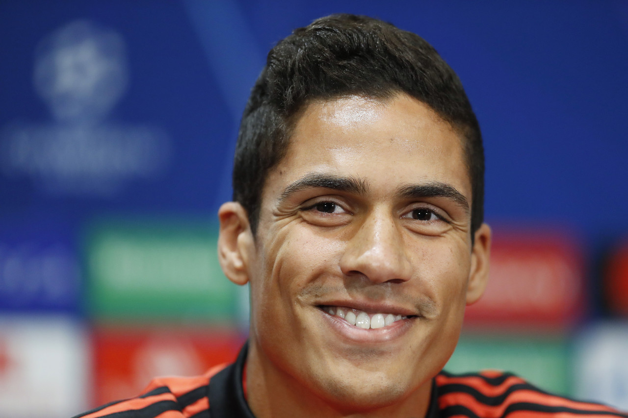 官方：瓦拉內將擔任朗斯vs里爾開球嘉賓，前者出身于朗斯青訓