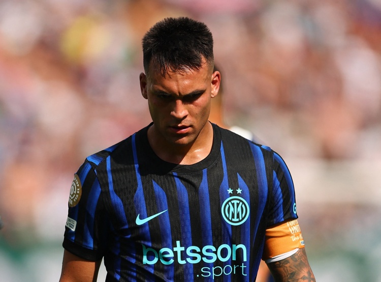 記者：勞塔羅大部分時間都在隨隊訓練，可以出戰對陣薩索洛的比賽