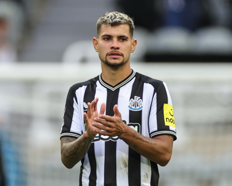 英媒：紐卡在6月拒絕曼城對吉馬良斯的詢價，后者隨后簽賴因德斯