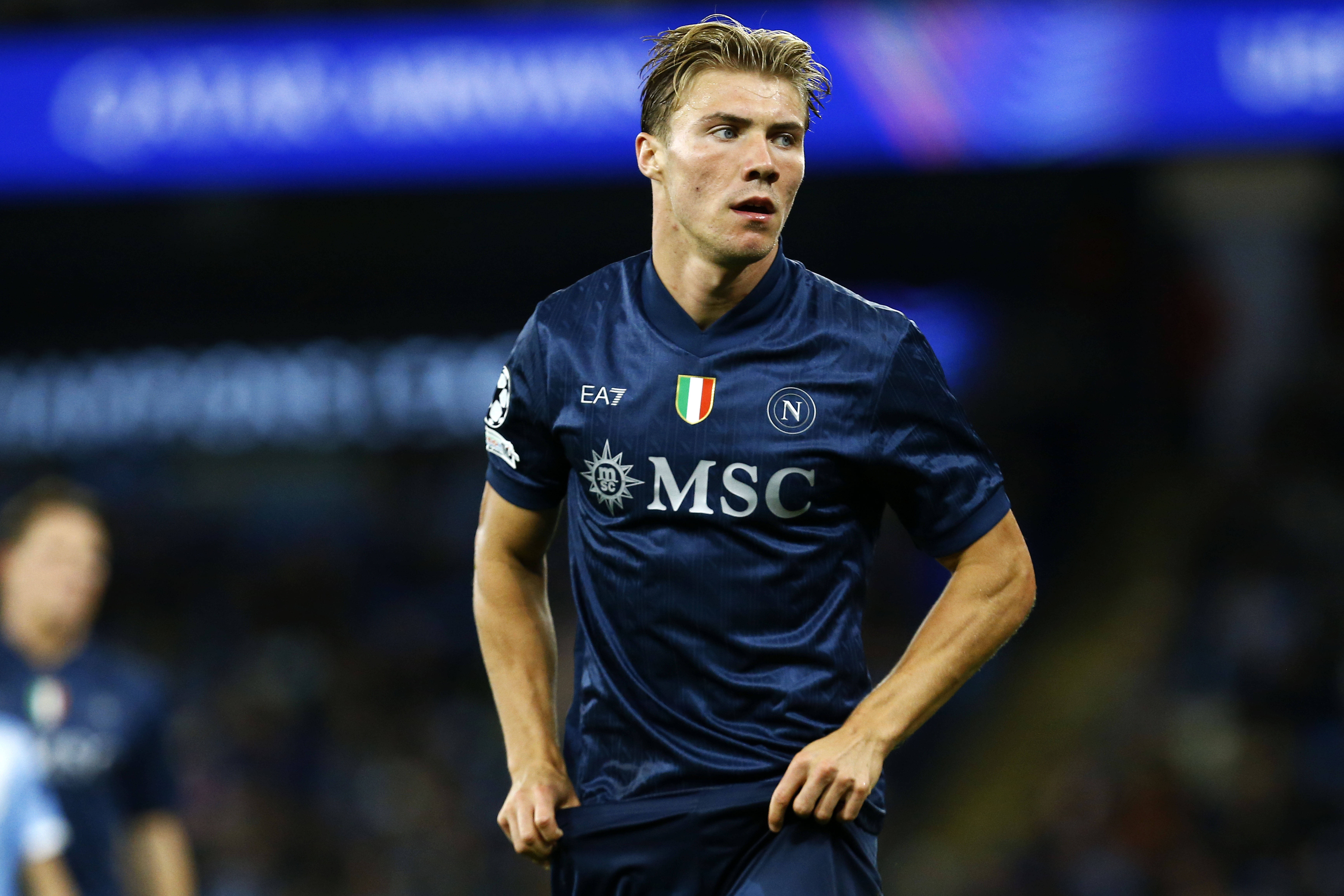 在前場舉步維艱，意大利三大體育報均給霍伊倫打5分