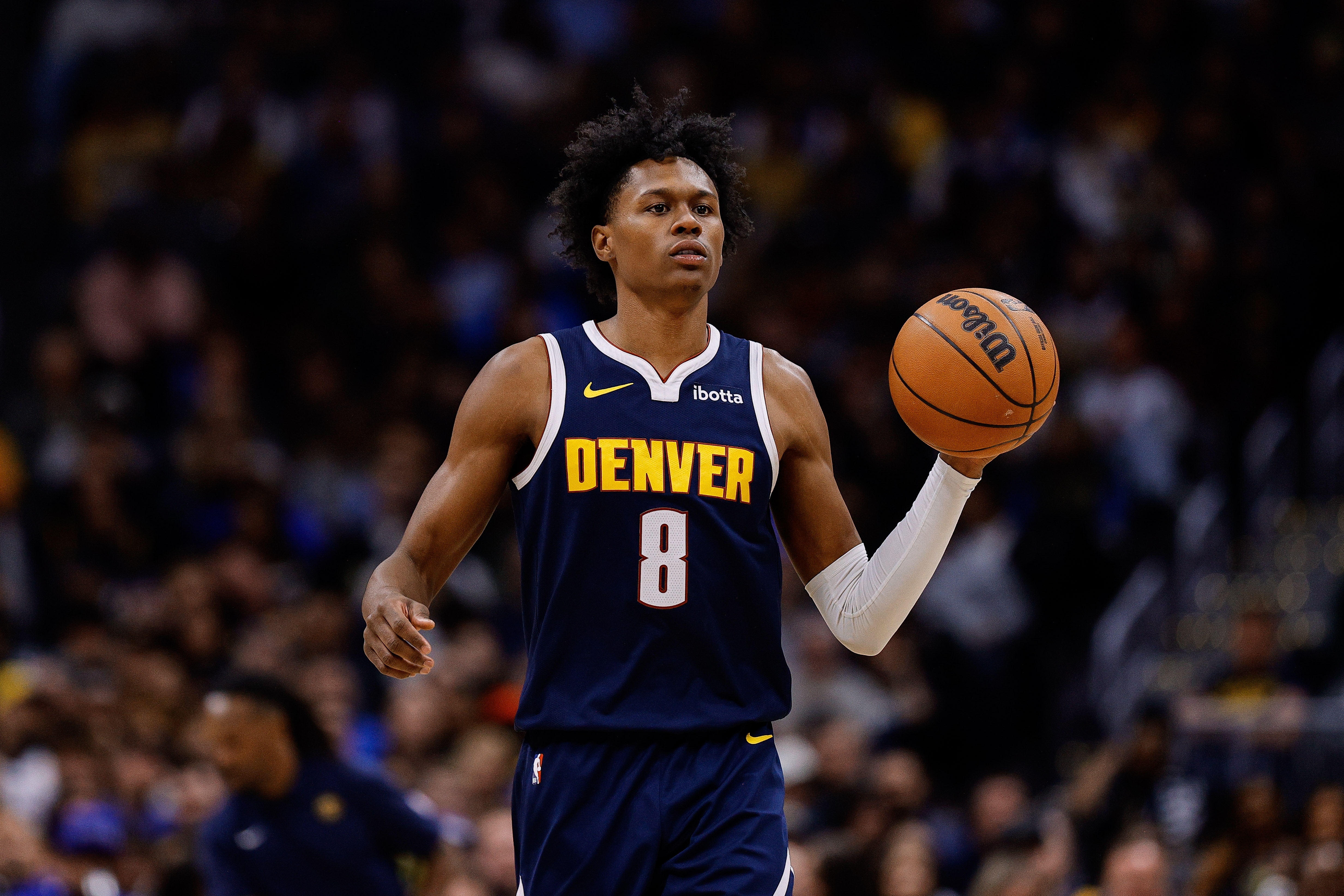 阿德爾曼：沃特森訓練營表現出色 控球失誤極少是球隊一大亮點