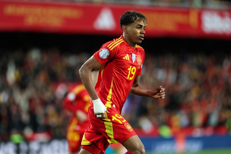 馬卡預測本期西班牙隊大名單：亞馬爾、拉波爾特等人將被征召