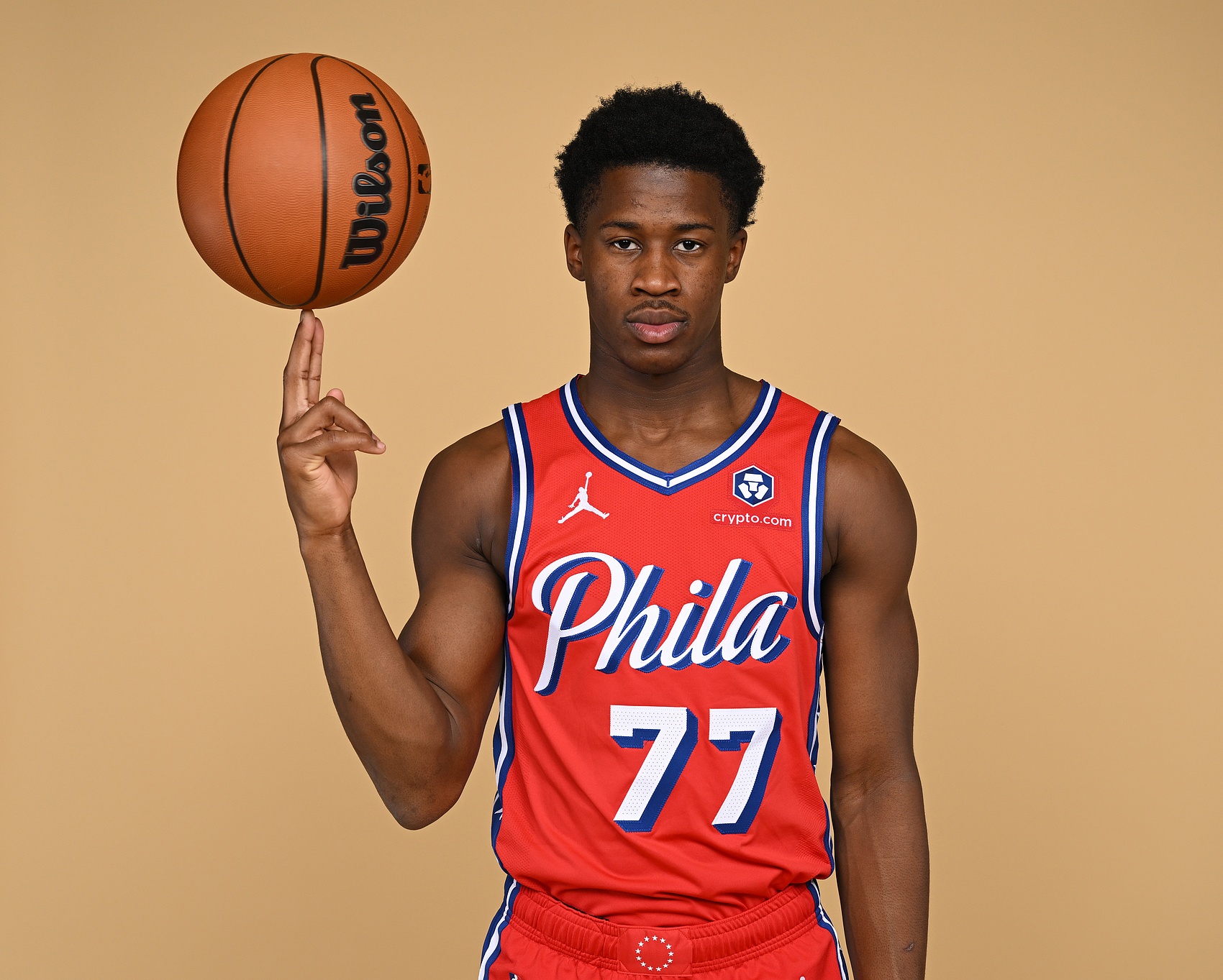 炸裂隔扣差一點！76人探花秀埃奇庫姆上半場8中3貢獻9分3板2助