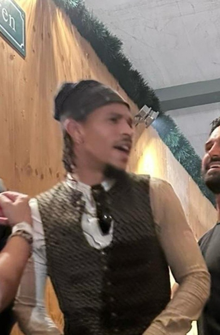 圖片報：薩內參加啤酒節被一名球迷狂罵，前者受不了兩人互毆